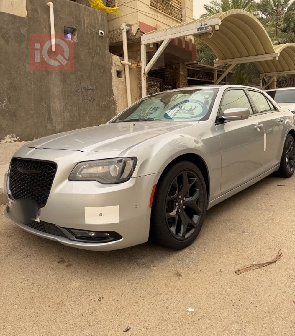 کرایسلەر 300